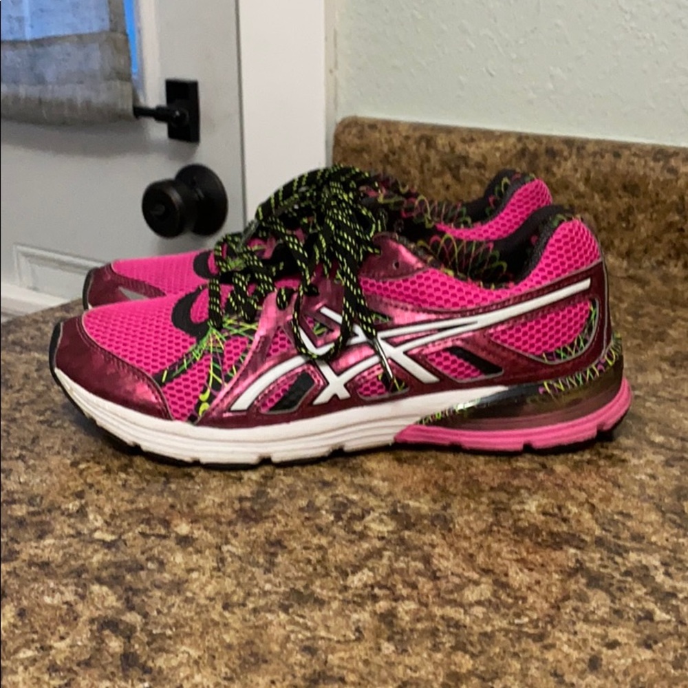 ASIC Tennis Shoe